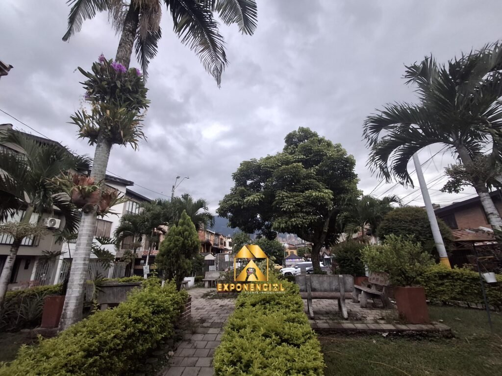 Casa 2 Niveles 141 M² · San Rafael / Av. Guayabal, Medellín