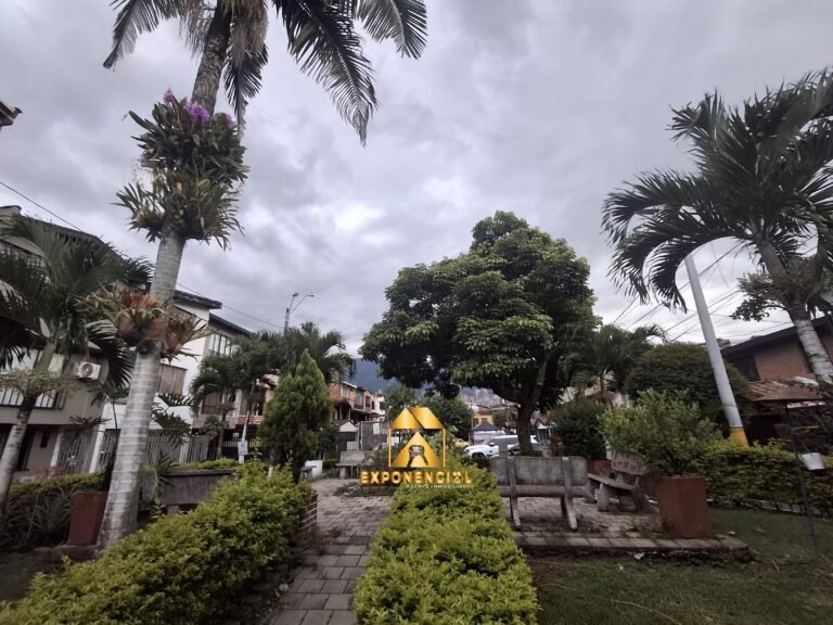 Casa 2 Niveles 141 M² · San Rafael / Av. Guayabal, Medellín