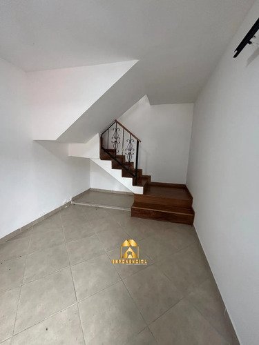 Casa En Envigado El Trianon 3 Niveles Parq + Apartamento Independiente