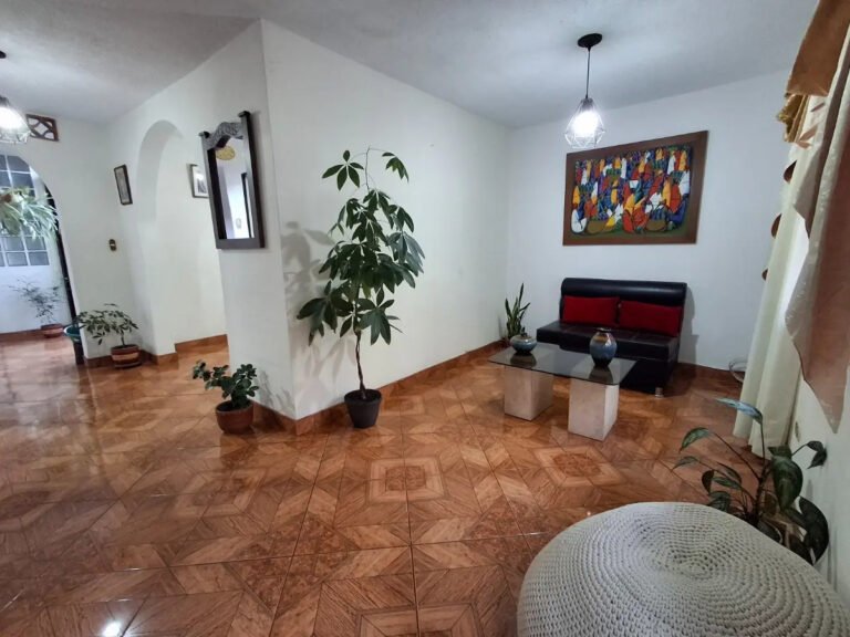 Casa 2 Niveles 141 M² · San Rafael / Av. Guayabal, Medellín