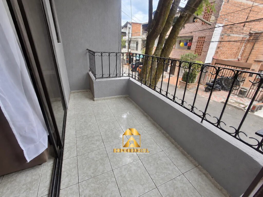 Casa Segundo Piso Viviendas Del Sur Itagüí Con Balcón Excelente Ubicación